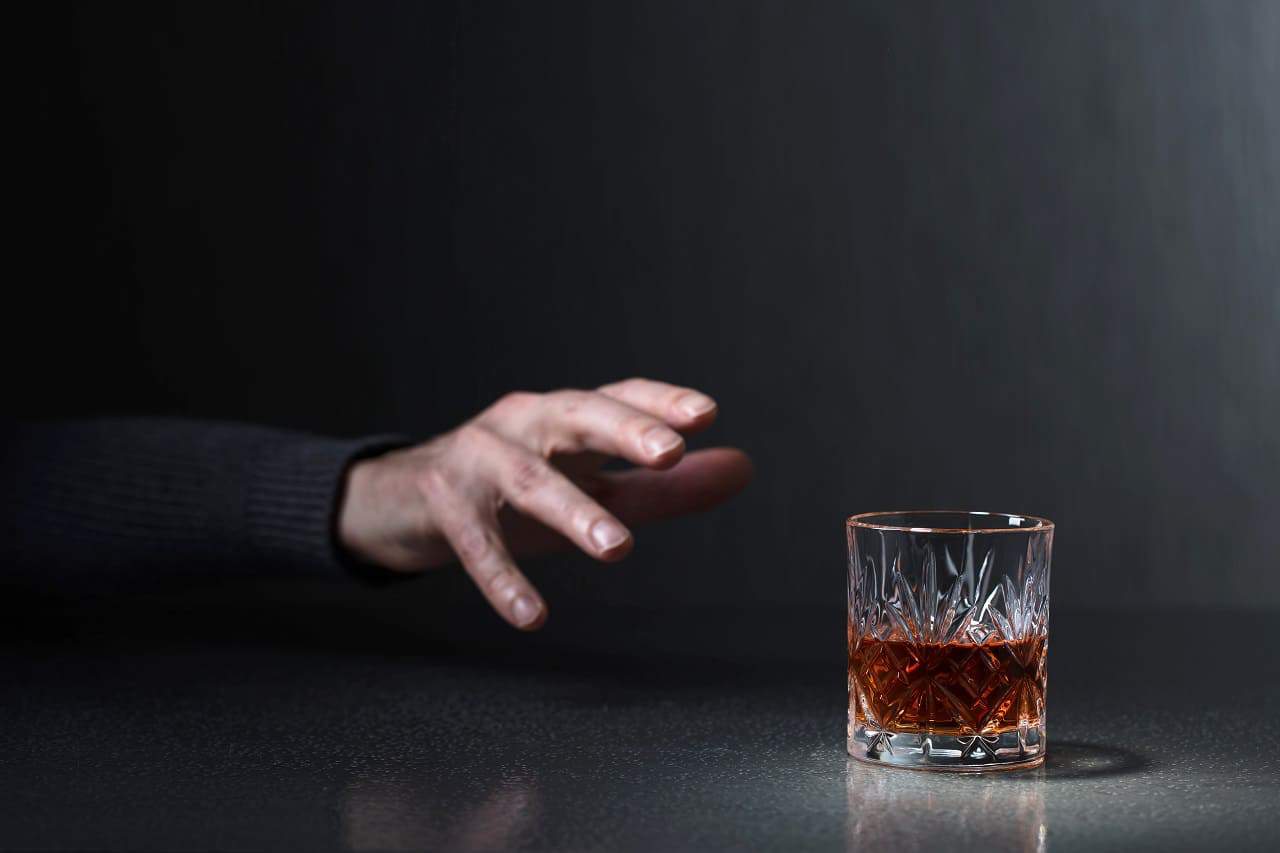dlaczego alkoholik wraca do picia