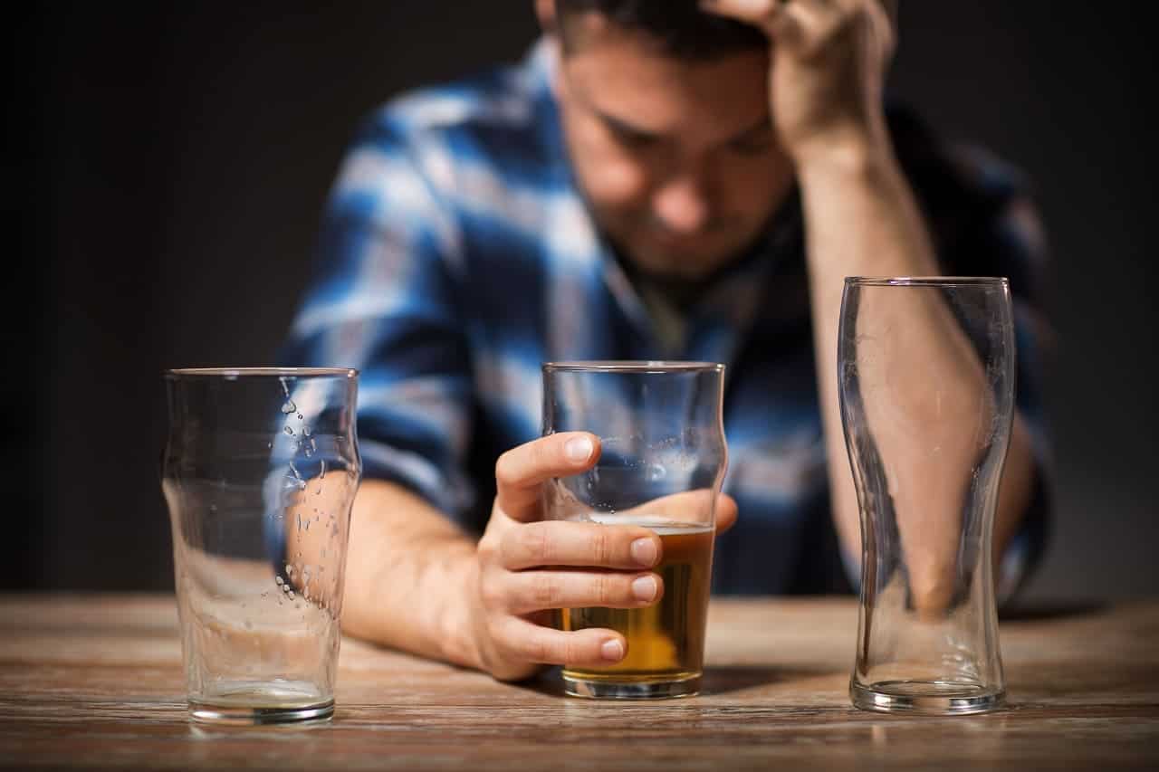 picie alkoholu samemu