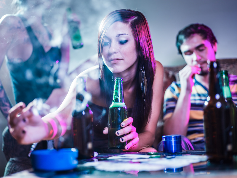 narkotyki nastolatki palenie marihuany alkohol